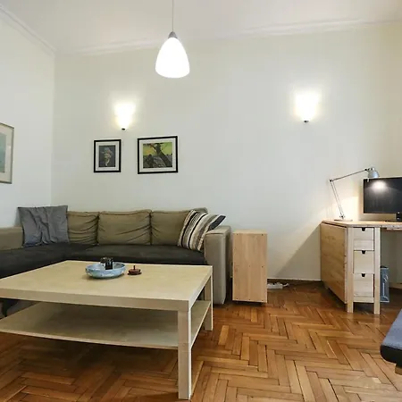 Apartment Cozy Apt. With Veranda In Exarcheia Athens
