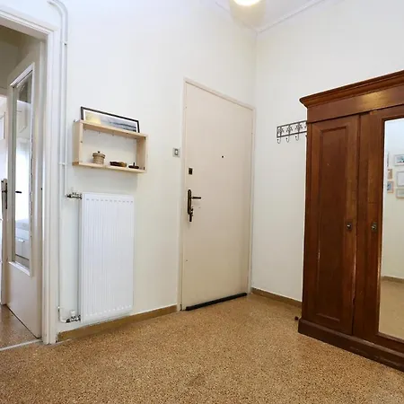 Apartment Cozy Apt. With Veranda In Exarcheia Athens