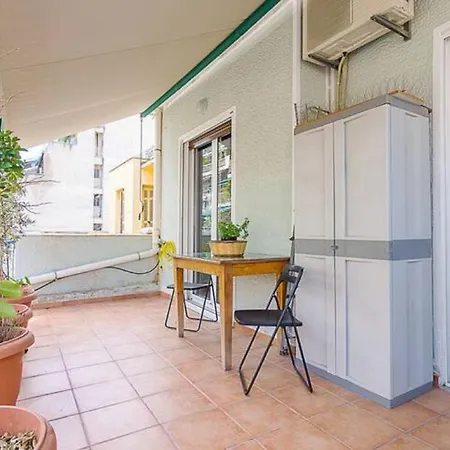 Cozy Apt. With Veranda In Exarcheia