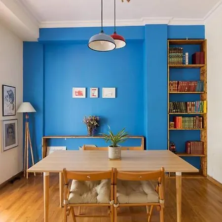 Apartment Cozy Apt. With Veranda In Exarcheia Athens