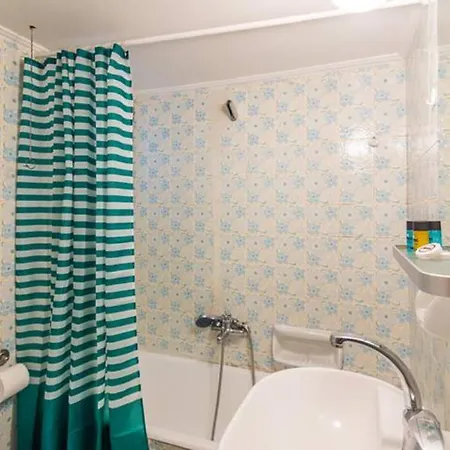 Cozy Apt. With Veranda In Exarcheia Apartment *