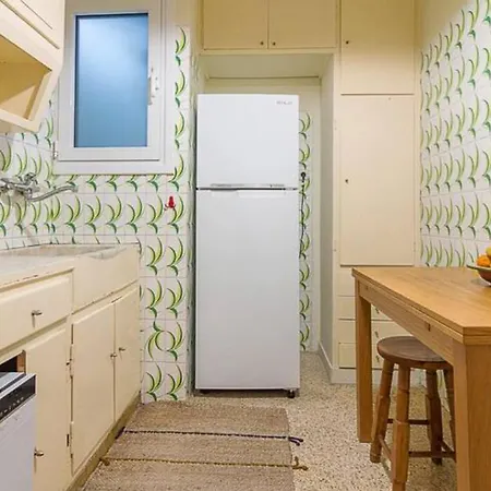 Cozy Apt. With Veranda In Exarcheia Athens